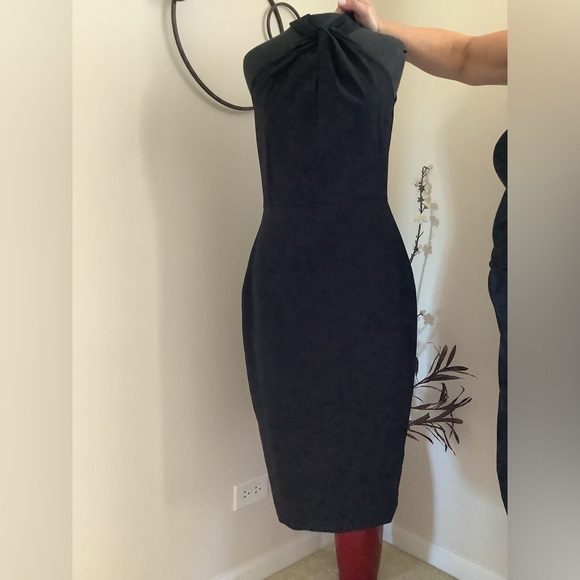 Just Taylor Dress - Picture 2 of 4